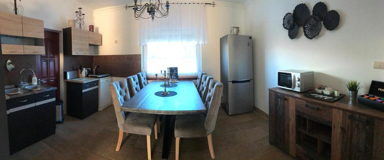 Eden Apartman Algyo エクステリア 写真